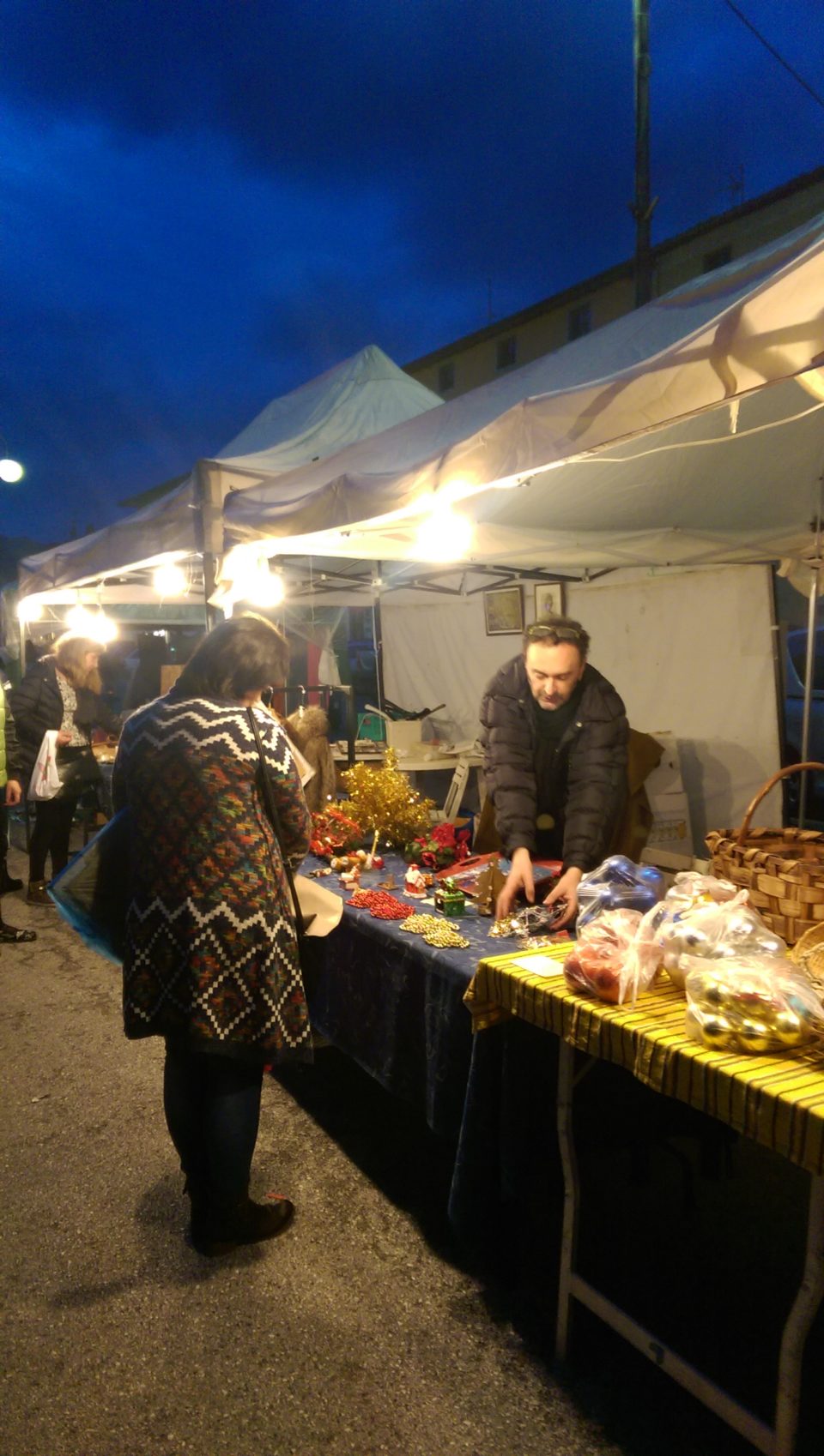 foto dei mercatini dell'usato e baratto a Camaiore