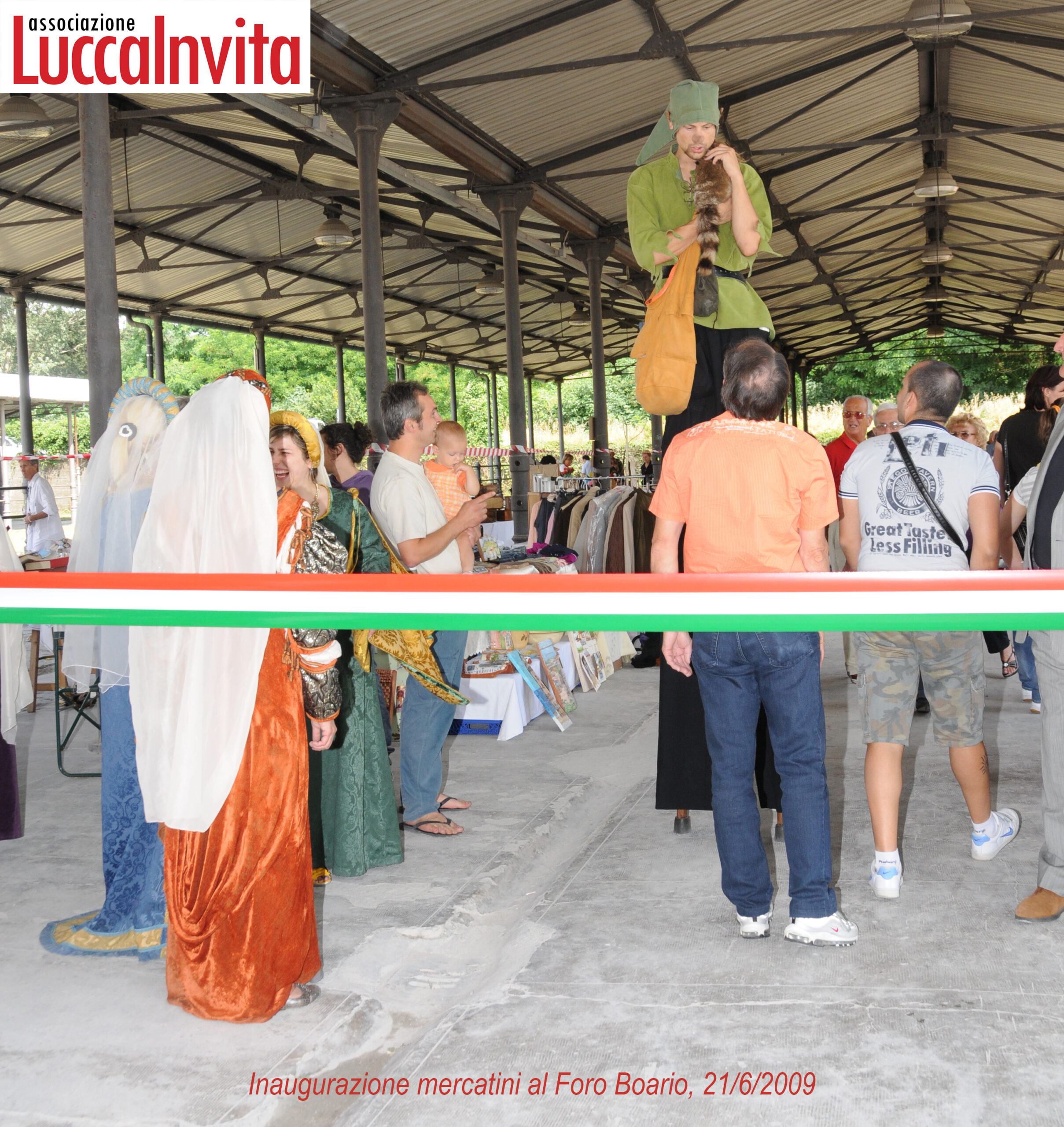 foto inaugurazione Mercatini dell'usato e baratto al Foro Boario a Lucca, 21/6/2009